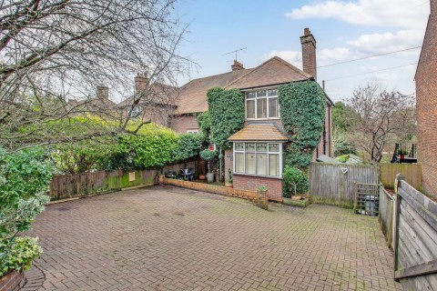 View Full Details for West Wycombe Road, High Wycombe, HP12