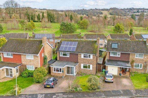 View Full Details for Calverley Crescent, High Wycombe, HP13